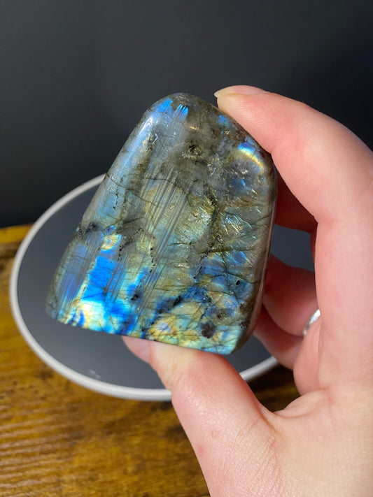 LABRADORITE FLASHY FREEFORM