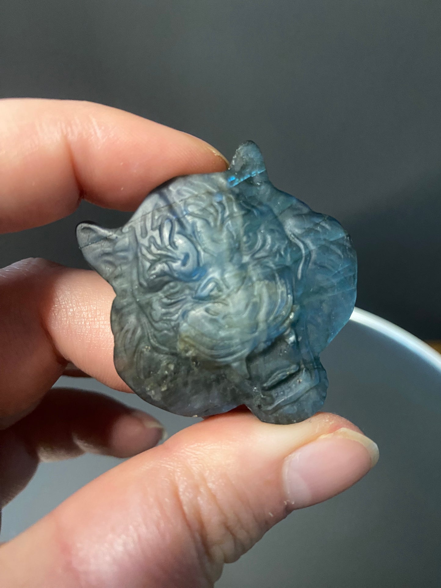 LABRADORITE FLASHY TIGERS HEAD CARVING