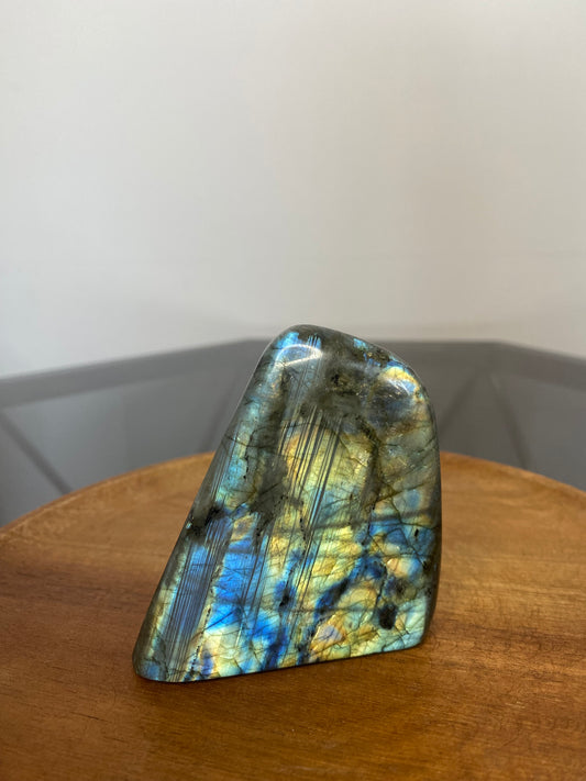 LABRADORITE FLASHY FREEFORM