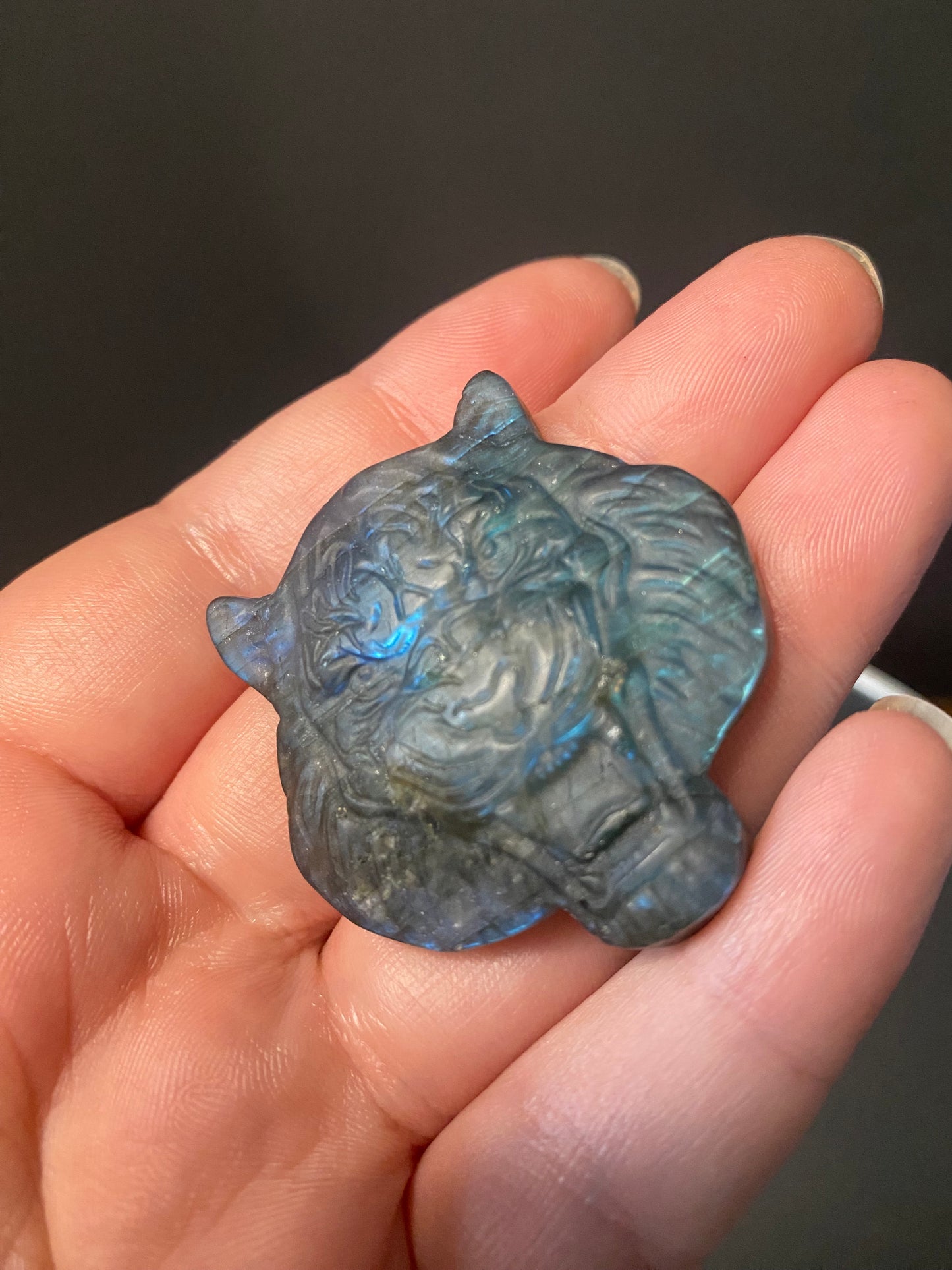 LABRADORITE FLASHY TIGERS HEAD CARVING