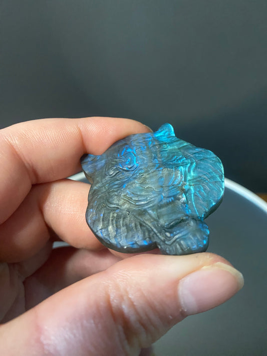 LABRADORITE FLASHY TIGERS HEAD CARVING